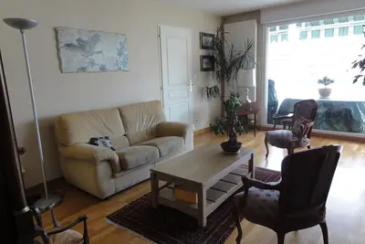 Image de App. 93m2 lumineux calme tt confort, terrasse, garage, hyper-centre, proche gare