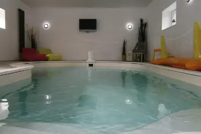 Image de Gîte 6 personnes avec piscine intérieure, étang de pêche, plages du débarquement