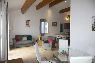 Superbe appartement neufT3 au cœur de Sanary, 100m du port, 2 minutes à pied,