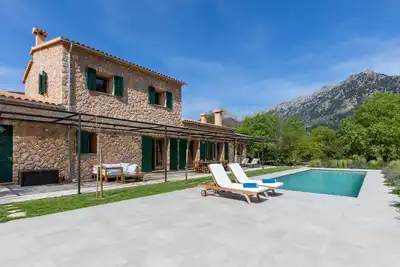 Image de Villa en pierre, vue sur la montagne, calme et proche du centre-ville de Soller
