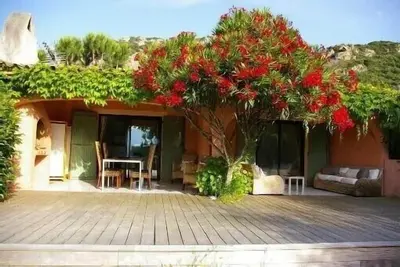 Image de Location Villa à Porto Vecchio 60m2 Piscine, Vue Mer, belle terrasse sur jardin