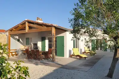 Image de Villa La Flotte en Ré climatisée, à 5 mn à pied du port, classée ⭐️⭐️⭐️⭐️