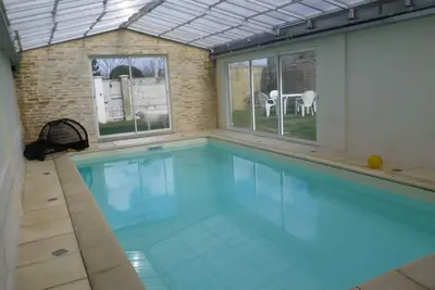 Image de Large 23-bed house in Rochefort (17) with heated indoor swimming pool