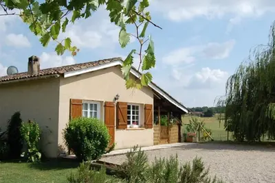 Image de Gites 3*** proche Perigord au coeur de la nature piscine chauffée  mini ferme