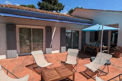 Image de Villa vue sur la mer\/3 chambres\/Grande terrasse sud\/plage de l'Almanarre à 1500m