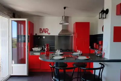 Image de Appart 50m²-clim, wifi, balcon, parking sécurisé, proche métro, tout confort