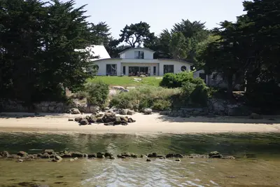Image de Les Sablettes, 8 personnes, pieds dans l'eau