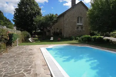 Image de Tremoulis, Maison spacieuse avec piscine privée, proche commerces