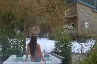Image de gîte avec de belles prestations piscine jaccuzzi sauna