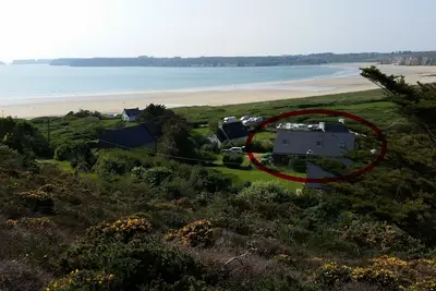 Image de Wooden house. Belle sea view cove Goulien