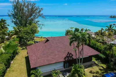 Image de Tiahura Beach Villa By Enjoy Villas, villa bord de lagon turquoise, incroyable!