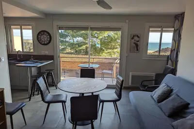 Image de Plage à 70 mètres, appartement tout confort avec balcon et belle vue sur mer.
