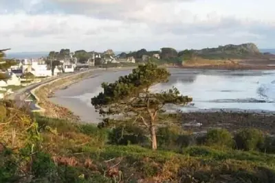 Image de Située à 100 m de la plus grande plage de sable fin de la region pointe de prime