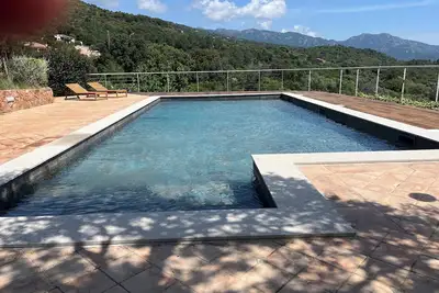 Image de Appartement dans villa piscine rénovée 2025
