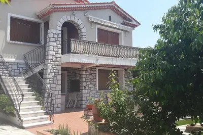 Image de Charmante Villa pour vous seuls, entre Nice et Antibes Ă 500m des plages.
