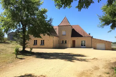 Image de Spacieuse Villa Avec Piscine Privee Cloturee Et Jardin Au Coeur Du Perigord