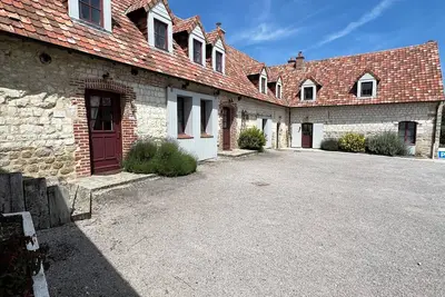 Image de Gîte avec piscine au Domaine Du Vieux Chateau à Tingry sur la côte d'opale