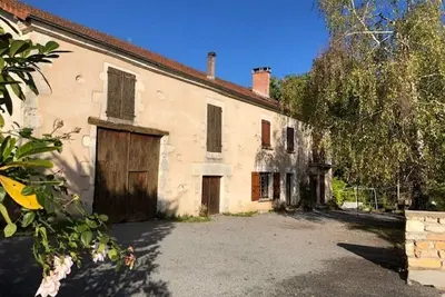 Image de Grand gîte au milieu des prés