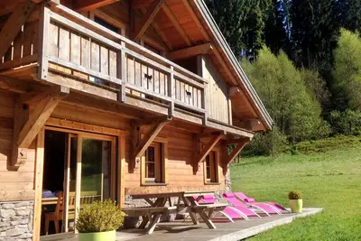 Image de Chalet le Lynx 8 + couchages au calme, Sauna, Lacs, skis, accès facile, pétanque