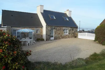 Image de Petite Maison de pecheur pour 5 personnes avec jardin clos et vue sur mer