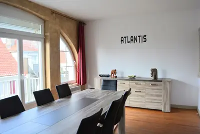 Image de Atlantis, maison avec vue mer, disposant de 5 chambres, 2 sdb, garage- Wifi