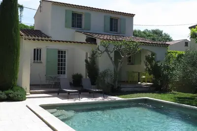 Image de Agréable villa avec jardin et piscine privée (classée 3 étoiles)