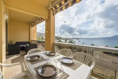 Image de Appartement 55 m²- Résidence La Colomba-2 pièces 4 personnes - 30 m de la plage.