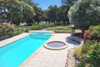 Image de Grignan, mas provençal avec piscine privative.