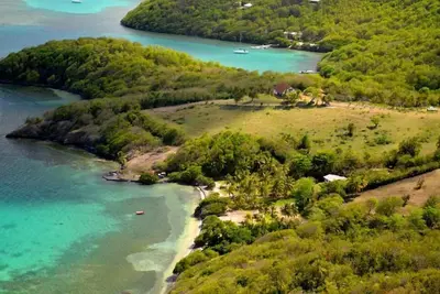 Image de Villa spacieuse avec une vue exceptionnelle sur la mer et les îlets