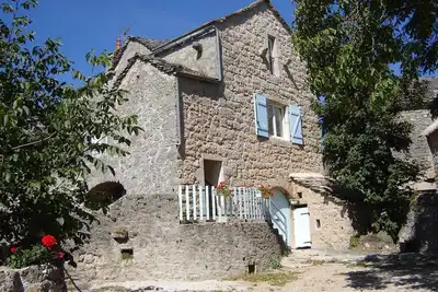 Image de maison caussenarde pres de Millau parc reg. des grands 12720