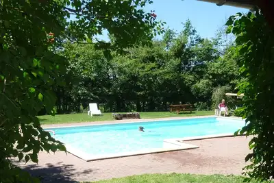 Image de Maison avec jardin, bbq, aire de jeux, pétanque, terrain volley, badminton