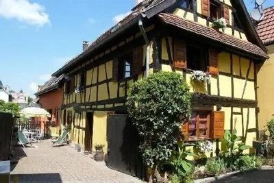 Image de Authenticité, charme et confort. Une maison à 3 étages datant de 1764, rénovée.
