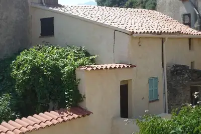 Image de Maison de village, 4 km Ile Rousse, calme et pleine de charme. Idéale pour famille