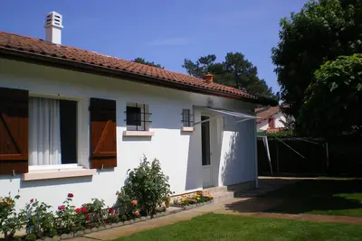 Image de Mimizan, maison, quartier calme près du lac (coin pêche, pas baignade)