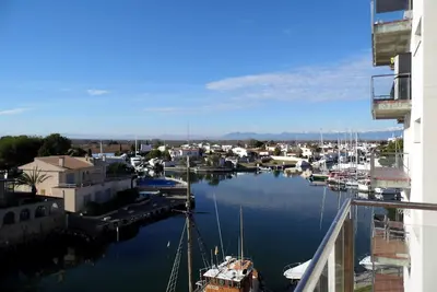 Image de Appartement Standing 4/6 Pers, Vue Mer Et Canal, Plage 800 M