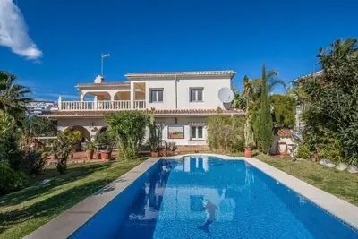 Image de Superbe villa Vues mer Piscine chauffable 5 min à pied plage & toutes commodités