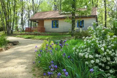 Image de Grand chalet de bois au milieu de la forĂŞt Ă deux pas de Sarlat et Lascaux