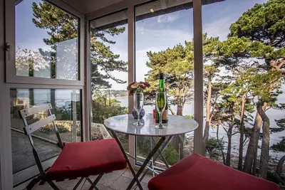 Image de La loge · La Loge House overlooking the sea in Per