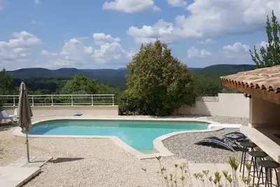 Image de Parmi les oliviers, maison en pierres climatisée, piscine privée, cadre superbe