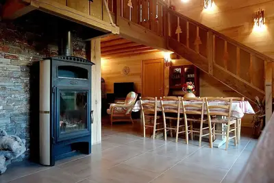 Image de Chalet **** 6\/8 personnes au bord du lac de Pannecière, proche Chaumard