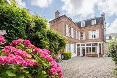 Image de Villa sur le quai pietonnier
