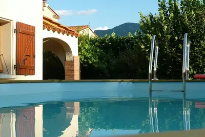 Image de Villa au calme entre mer et montagne dans un village vivant