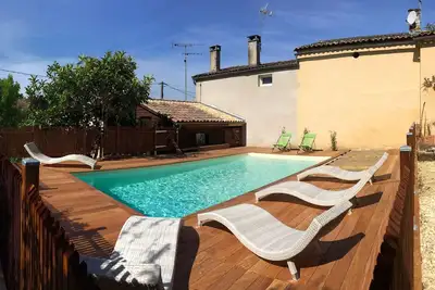 Image de Gite de charme pres Bordeaux pour 4\/8 personnes avec piscine privée, calme