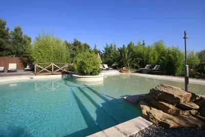 Image de un petit coin de paradis pour les amoureux de la Provence. .