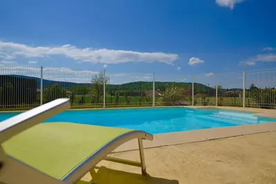 Image de Villa Neuve avec Piscine privée à Vallon pont d'Arc