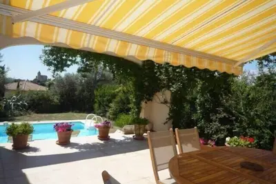 Image de Agréable villa, vue dégagée, piscine, aux portes d'Avignon
