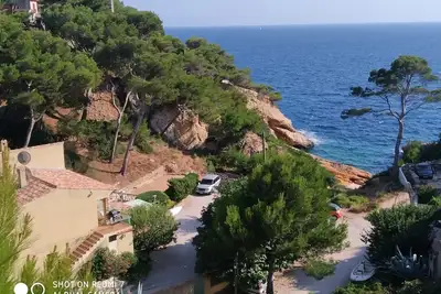 Image de Haut de Villa face Ă la mer