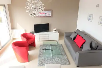 Image de T3 cosy Saint- Malo, 2 chambres, avec balcon exposé Sud, 80 m plage, parking