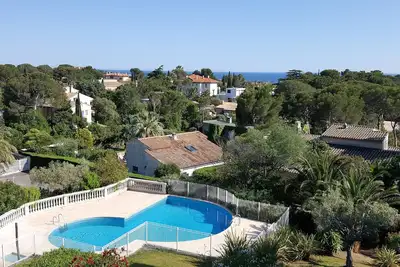Image de Saint-Raphael Cote D'Azur Grand F2 pour 5p Piscine Au calme vue Mer Tout à pied