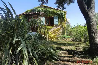Image de belle maisonnette climatisée très calme dans propriété privée vue vallée et mer